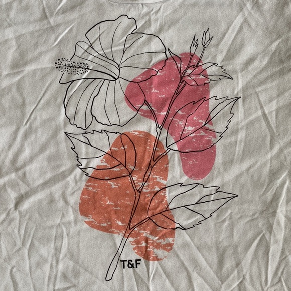 Track & Field white exercise top with flower design | size: s - Picture 4 of 4